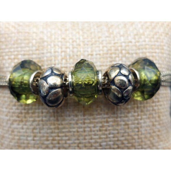 NAPIER Signed Gold Tone & Green Multi Strand Chain Slide Charm Bracelet 8" - Picture 3 of 8